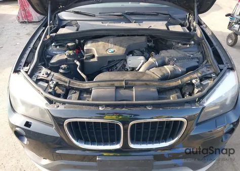 2015 BMW X1 xDrive28I z USA, uszkodzony, nr VIN WBAVL1C52FVY41708